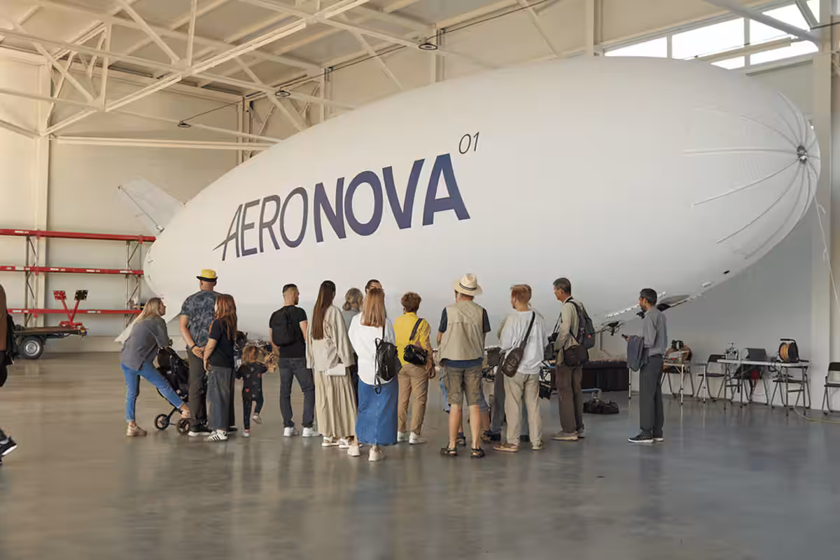 Экскурсия в ангар AERONOVA